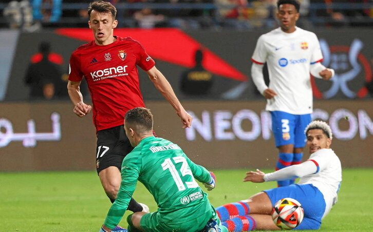 Ante Budimir estuvo clarividente en ataque aunque se topó con Peña.