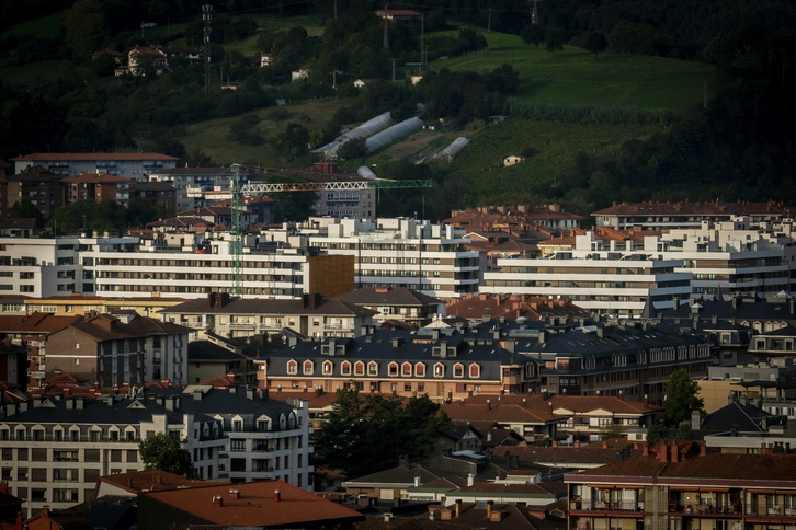 Zarautzen bigarren eskuko etxebizitzen metro karratuak 6.000 euroko langa gainditu du.