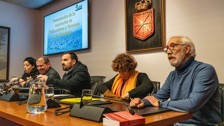 Comparecencia de varias ONGs en el Parlamento navarro para alertar sobre la situación en los campamentos saharauis.