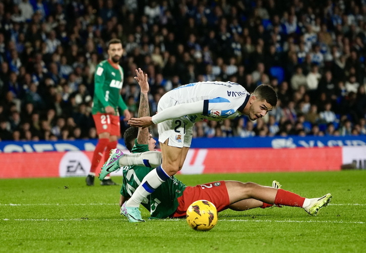 André Silva jugó como titular en el último partido de Liga ante el Alavés y causó baja en Málaga.