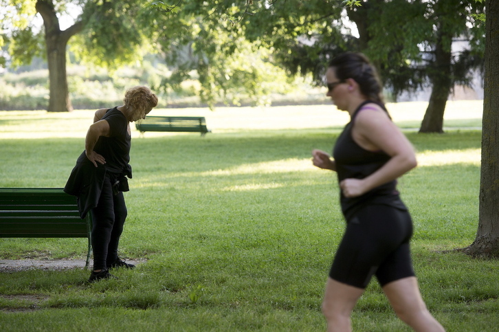 Kilometroak batuko dituzte Oihana mendian, gaixotasunaren aurkako borrokan laguntzeko.