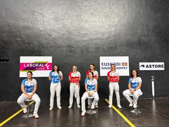 Eliteko txapelketan arituko diren pilotarietako batzuk.