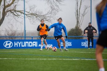 El frío ha acompañado a las albiazules toda la semana mientras preparaban el choque.