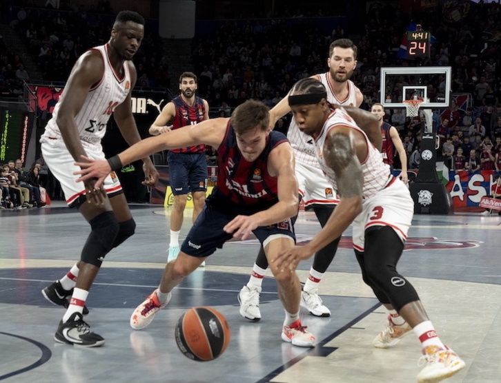 La brega de Maik Kotsar en las dosa zonas ha dado réditos al Baskonia.
