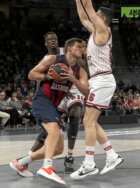 La brega de Maik Kotsar en las dos zonas trajo réditos al cuadro gasteiztarra.