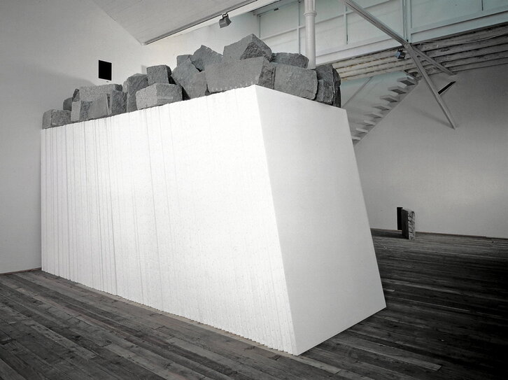 La obra «Senza titolo (Verso oltramare)» (1986), de Giovanni Anselmo.