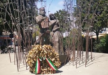 «Jenerala» eta bere bikotekidea, Anita, Porto Garibaldin gogoan.