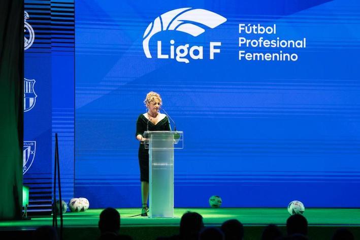 La presidenta de la LPFF Álvarez Mesa durante la presentación oficial de la temporada. LPFF
