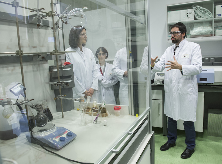 Euskal Herritik kanpo ikerketan aritzen diren euskal gazteak erakarri nahi ditu Ikerbasqueren programak.