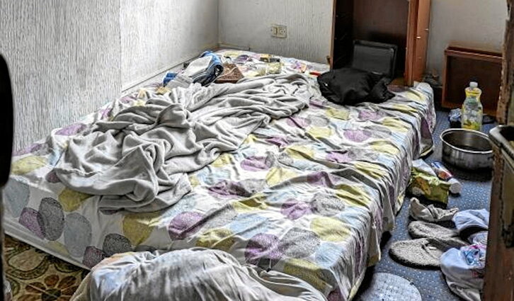 Aspecto de una de las habitaciones en las que se alojaban los migrantes.