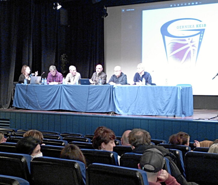 La Junta de Lointek Gernika Bizkaia ante un centro Elai Alai que acabó dándole su confianza.
