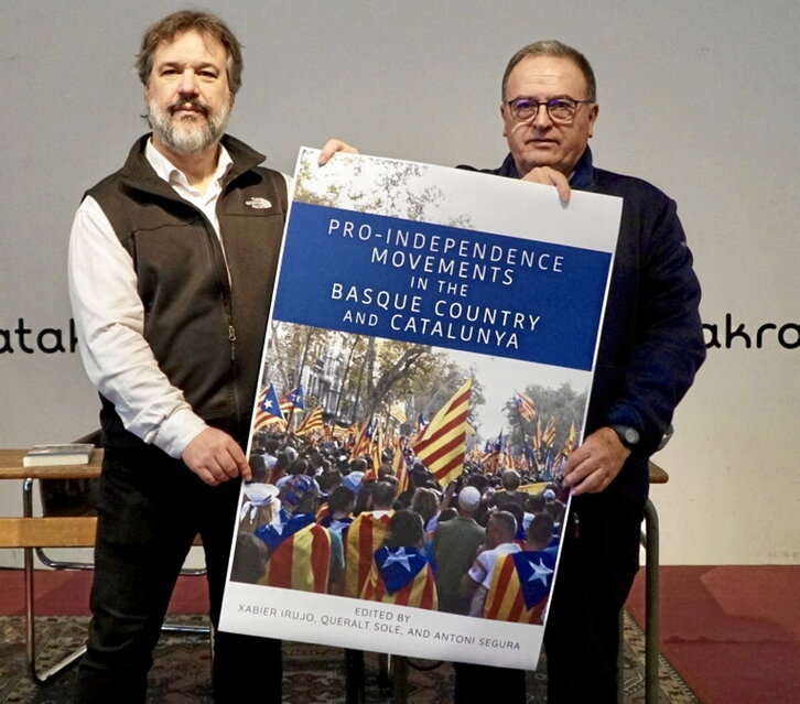 Xabier Irujo eta Karmelo Landa, Iruñean.