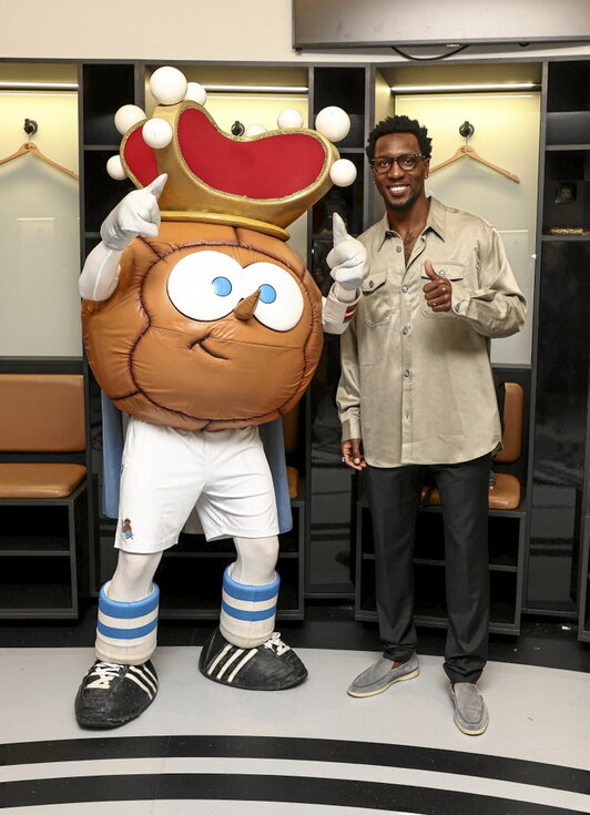 Sheraldo Becker, Txurdinekin batera aldageletan.