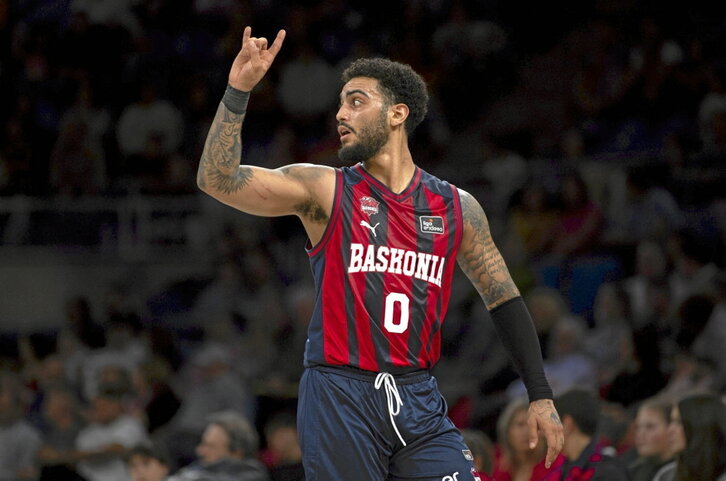 Con siete triples y 32 puntos, otra diabólica actuación de Markus Howard.