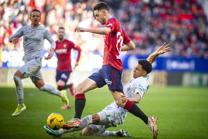 Raúl García de Haro ha sido titular y ha marcado el primer gol.