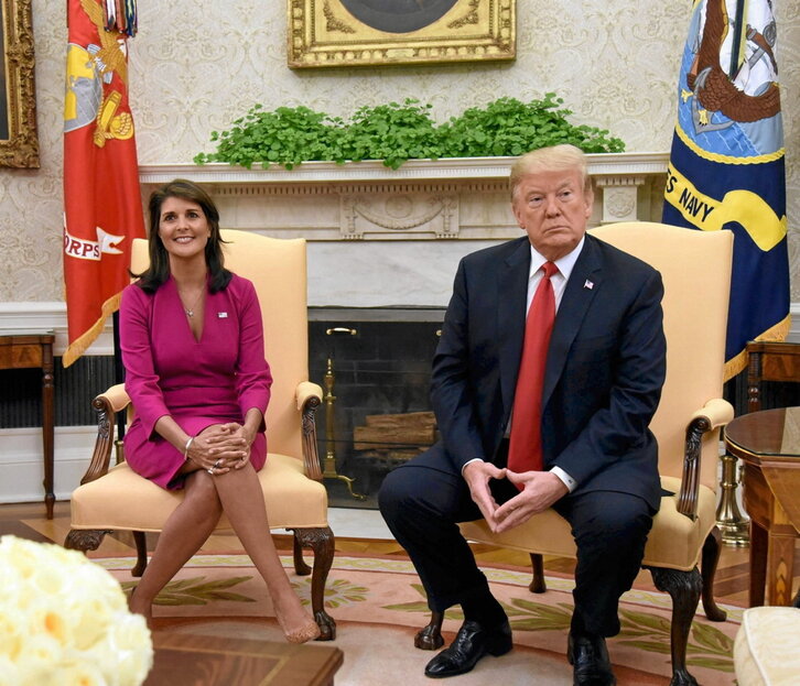 Nikki Haley eta Donald Trump, Etxe Zurian, 2018ko urriaren 9ko argazki batean.