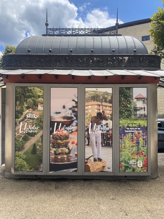 Turismo informaziorako bulegoa Laudion.