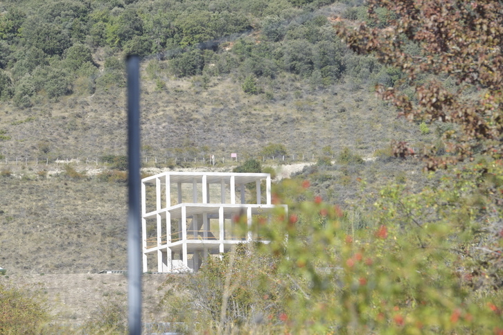 Imagen de una de las estructuras que el Regimiento América 66 utiliza para sus maniobras militares en el monte Ezkaba.