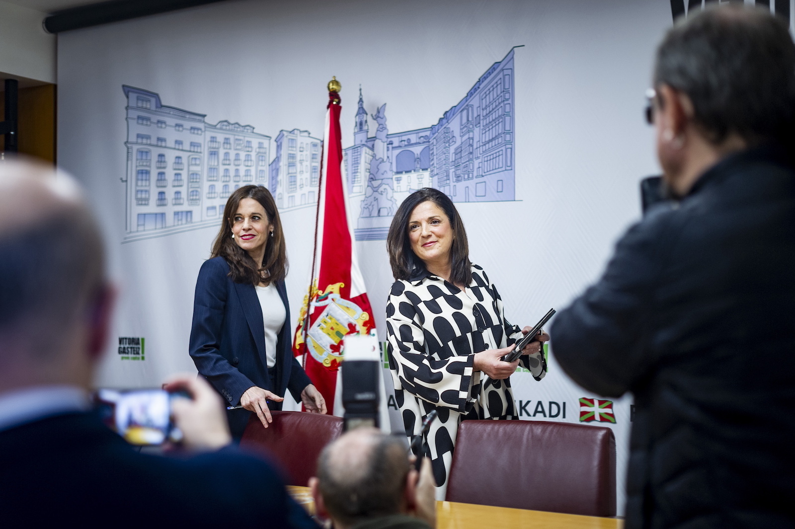 Maider Etxebarria junto a Beatriz Artolazabal. (Jaizki FONTANEDA/FOKU) Maider Etxebarria junto a Beatriz Artolazabal. (Jaizki FONTANEDA/FOKU)