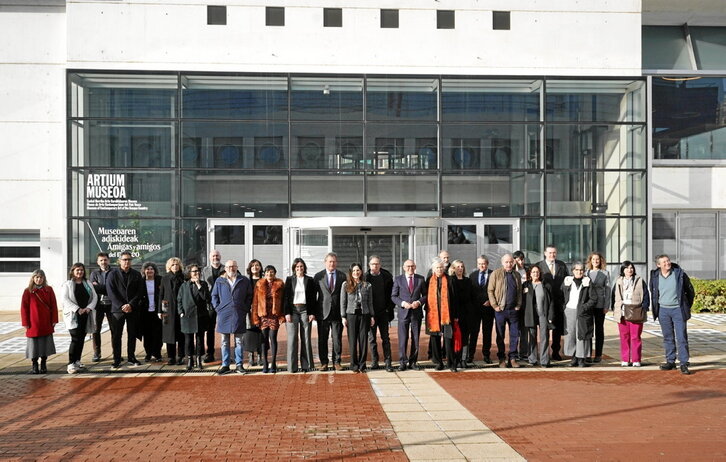 Hogei erakunde baino gehiago elkartu dira Nestor Basterretxearen mendeurrenerako.