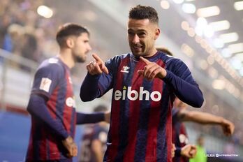 Sergio León celebra su primer gol con la camiseta azulgrana.