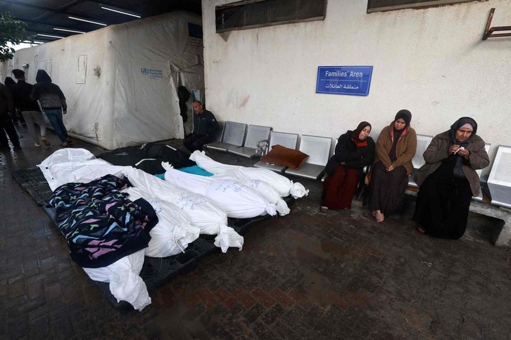 La ocupación israelí cometió 18 masacres contra familias en la Franja de Gaza, lo que provocó 174 muertos y 310 heridos durante las últimas 24 horas.