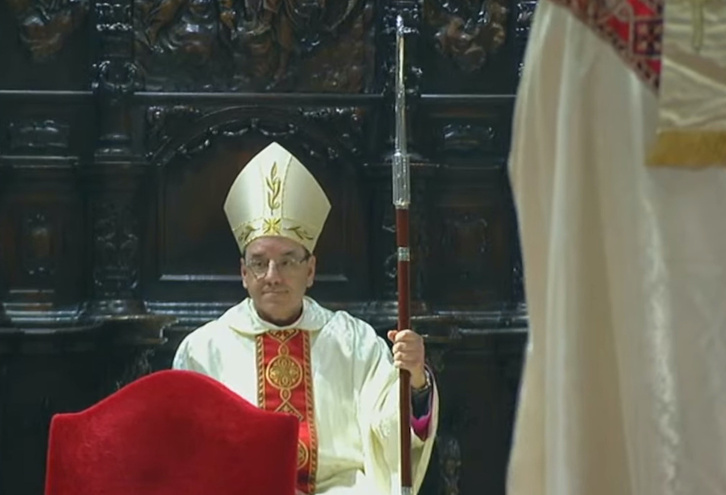 Florencio Roselló, este sábado en la catedral de Iruñea.