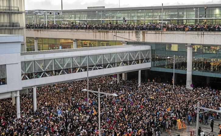 Concentración en el aeropuerto de El Prat, en protesta por la sentencia del Tribunal Supremo, en octubre de 2019.