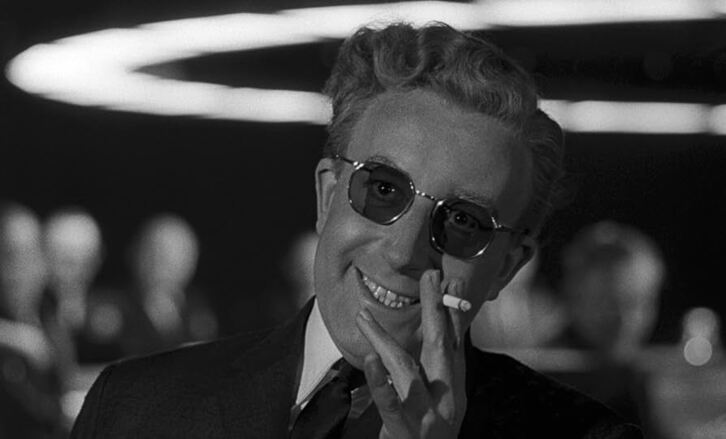 Peter Sellers en una de sus tres geniales interpretaciones, el enloquecido Dr. Strangelove.