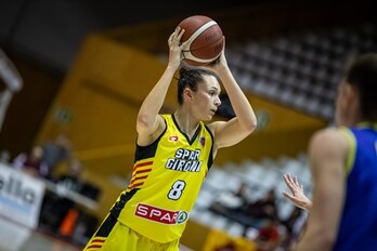 Irati Etxarri ha regresado a las canchas tras un año de lesión y ha tirado la puerta abajo.