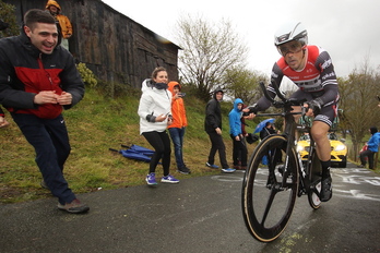 Markel Irizar txirrindularia, Euskal Herriko itzuliko lehen etapan.