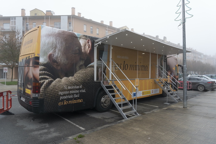 Autobús informativo sobre el IMV en Berriozar.