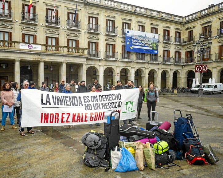 Imagen de archivo de una comparecencia de Inor ez etxerik gabe en Gasteiz.