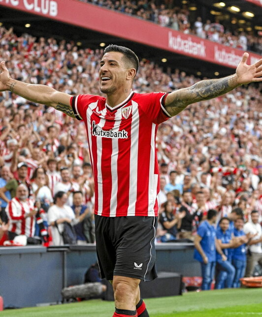 Yuri, Getaferen kontra sartutako gola ospatzen.