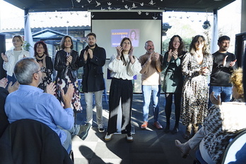 Miren Gorrotxategi, junto a su equipo, en la presentación de su candidatura a las primarias de Podemos.