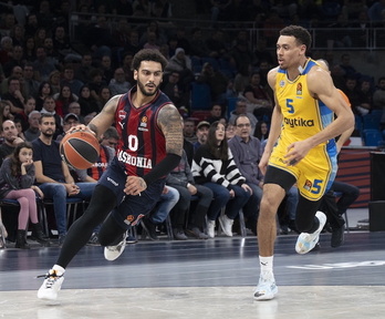 Howard y Baldwin han anotado parejo, pero el Baskonia ha sido muy superior.