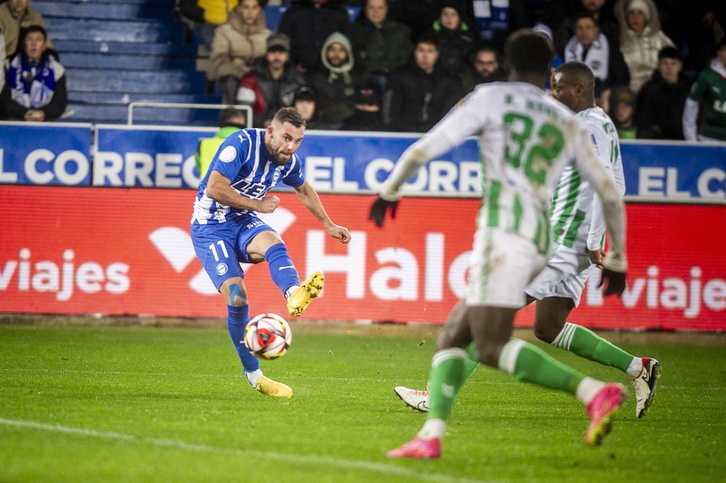 Luis Rioja finalmente seguirá en el Alavés.