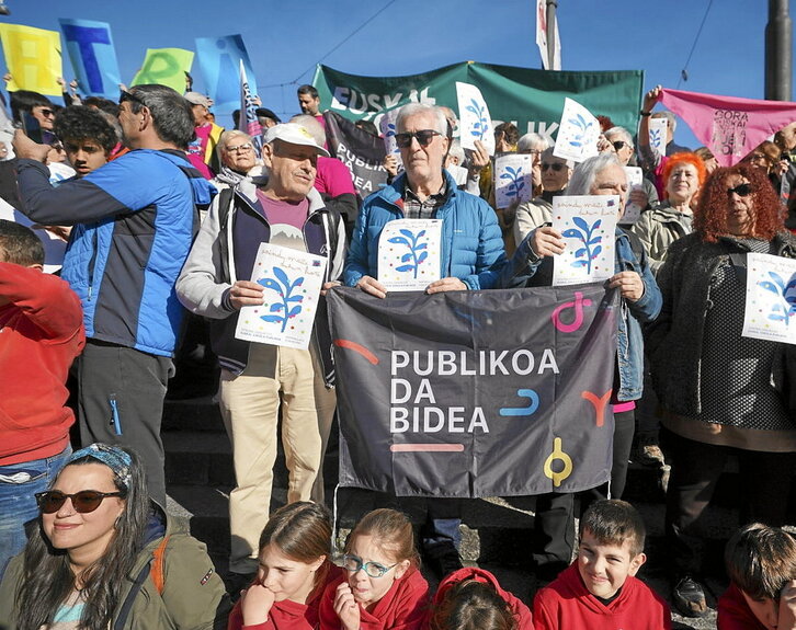 Euskal Eskola Publikoaz Harro celebró ayer un acto en Bilbo.