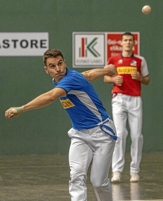 Seigarren garaipena jarraian kateatu zuten, atzo, Idiazabalen, Imaz eta Artolak.