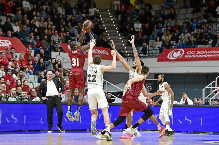 Cuando Dylan Ennis encontró el acierto, desarboló a Bilbao Basket.