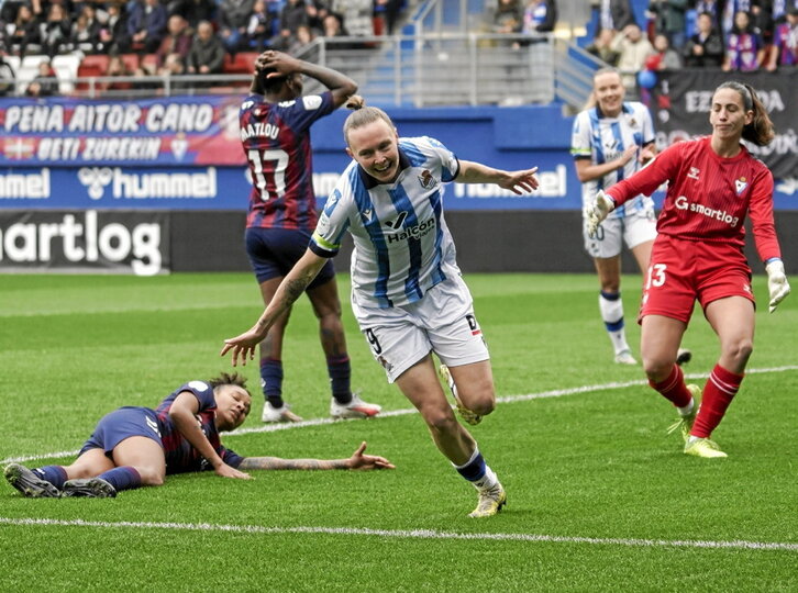 Franssi celebra el primero de sus dos goles, que marcó en el minuto ocho.