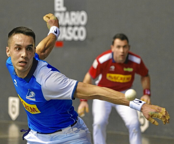 Javi Zabala oso ongi moldatu zen, hanka arinekin eta errematean oldarkor.