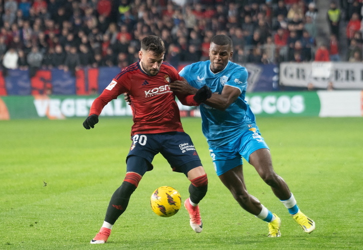 Arnaiz podría sufrir una lesión muscular que le impediría jugar en Anoeta.