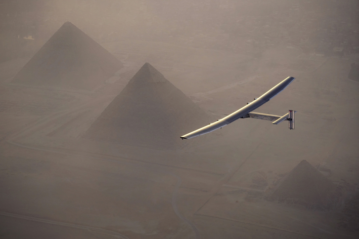 El proyecto sigue la estela de este avión movido con energía solar que sobrevoló las pirámides de Egipto en 2016.