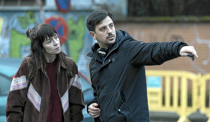 Miren Gaztañaga y David López Sañudo, en el rodaje.