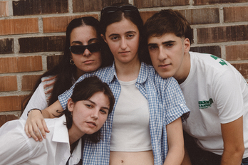 Leire Olariaga, Josune Freire, Arantza Igartua eta Eneko Eizagirrek osatzen dute Ithaka taldea.