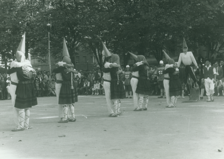 1967an, Ezkurdin, XIV. mendeko herejia gogoratzeko ekitaldia.