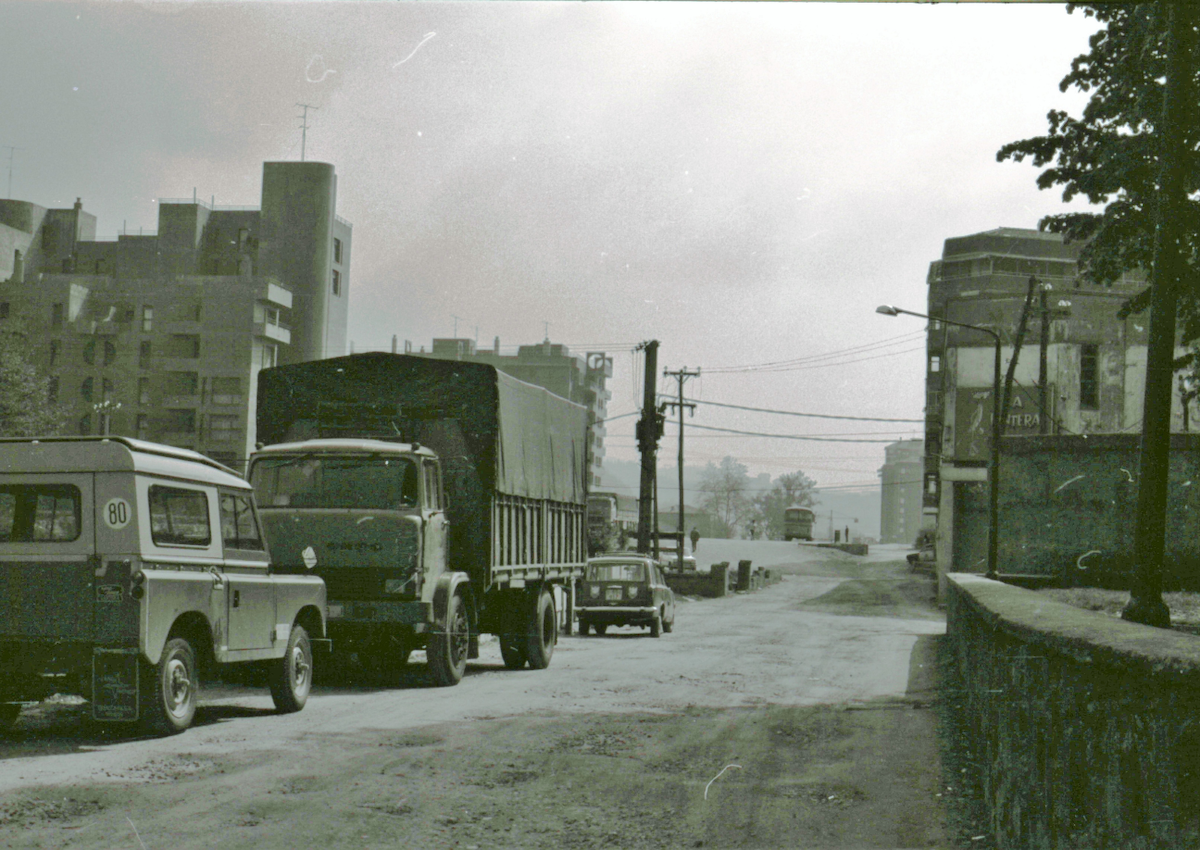 Madalena auzoa, gaur egun Landako etorbidea (Juanjo Bernasek utzitako argazkia Madalena jaietako argazki erakusketarako)