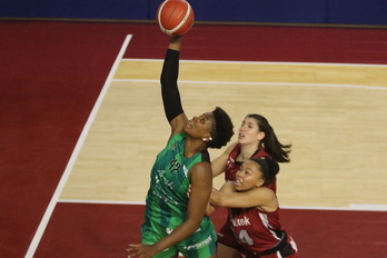 Tamara Seda, en un reciente derbi frente a Lointek Gernika Bizkaia.
