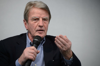 Bernard Kouchner est surnommé le "french doctor"